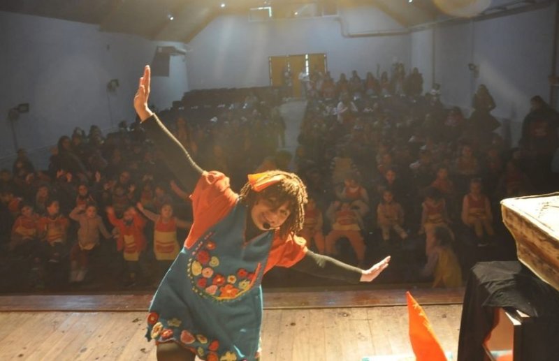 Con una obra en el teatro culminaron los festejos por la “Semana de los Jardines”