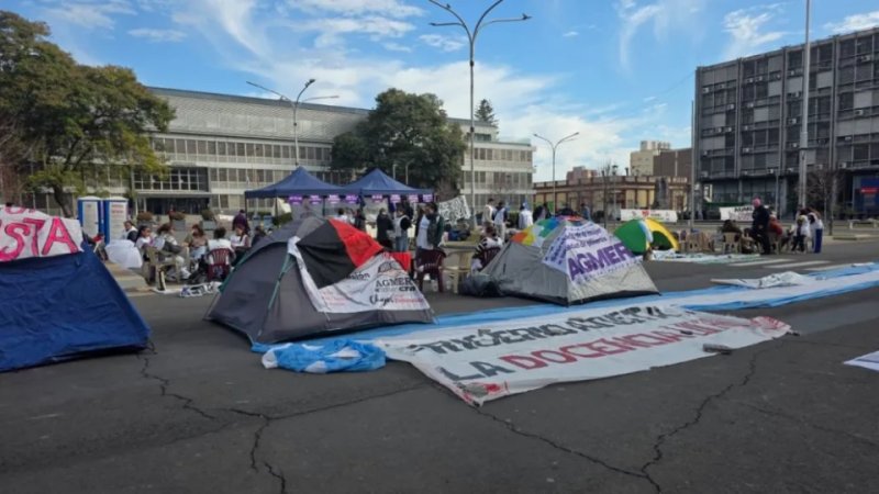 Agmer volverá a acampar en Plaza Mansilla para manifestarse contra la reforma previsional